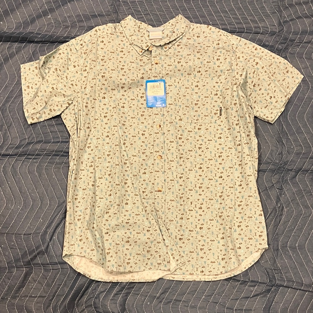 Columbia Men's Casual Light Green Patterned Button Down Shirt
